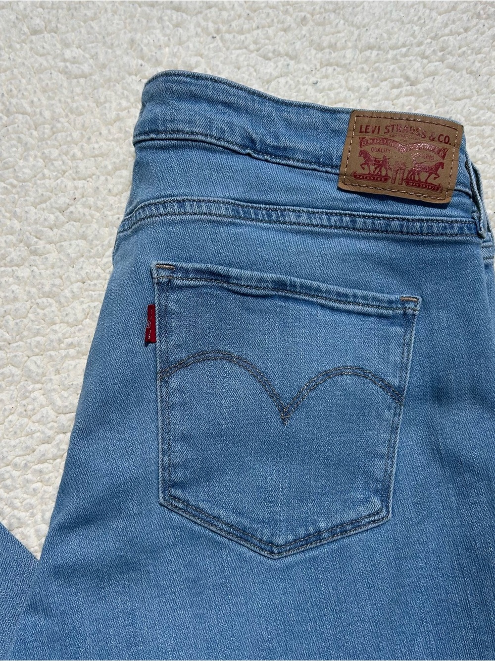 Levi's Women's 721 High Rise Skinny Jeans - Picture 2 of 10